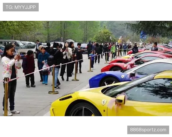 利拉德坐豪车进训练场，旁边路人还以为他是来拍电影的！