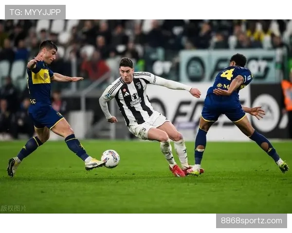 弗拉霍维奇与奥斯梅恩：战术定位与进攻角色的意甲双锋对比分析